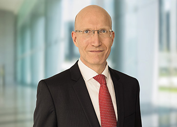 Oliver Bach von BDO